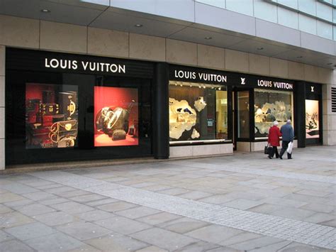 louis vuitton shop manchester